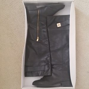 Michael Kors Devenport Leather Boots